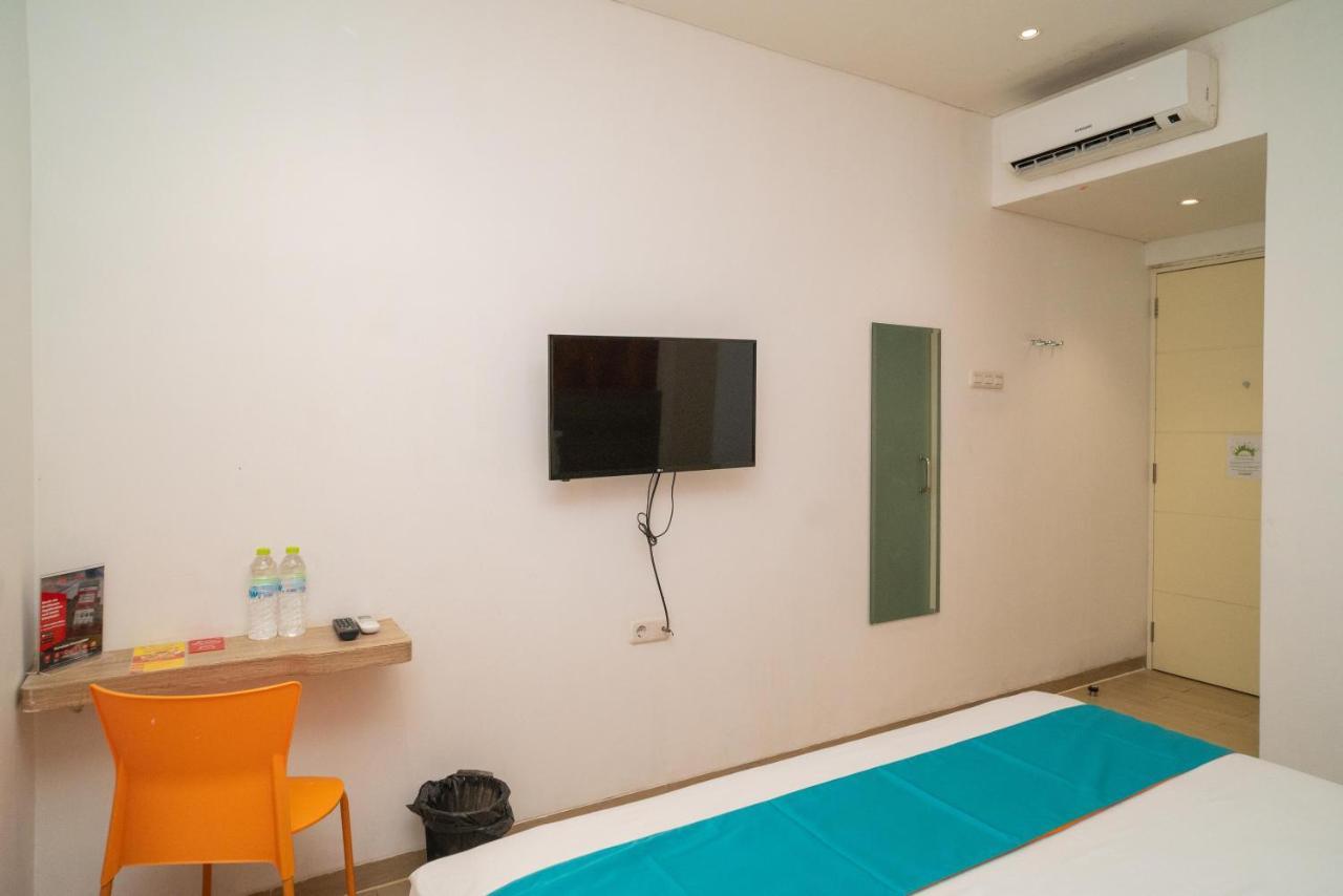 Sans Hotel Kupang Indah Surabaya By Reddoorz Eksteriør bilde