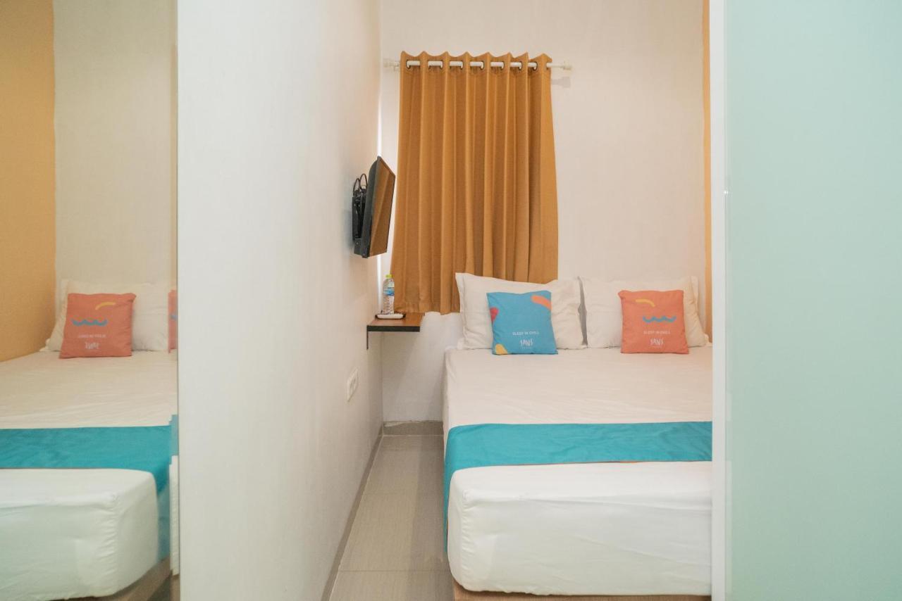 Sans Hotel Kupang Indah Surabaya By Reddoorz Eksteriør bilde
