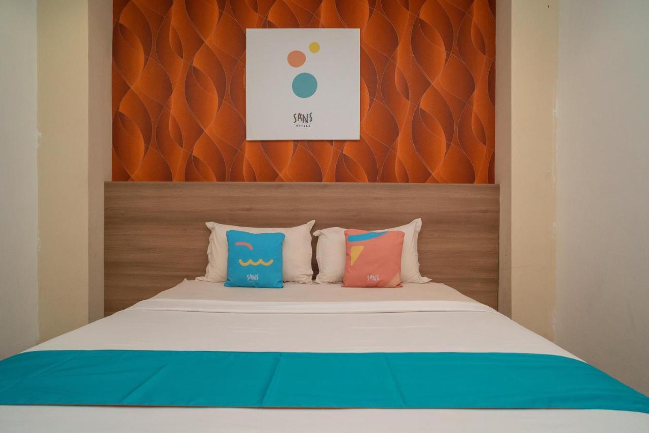 Sans Hotel Kupang Indah Surabaya By Reddoorz Eksteriør bilde