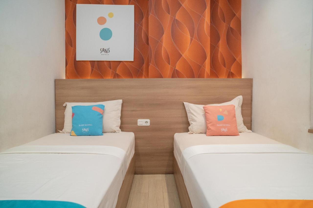 Sans Hotel Kupang Indah Surabaya By Reddoorz Eksteriør bilde