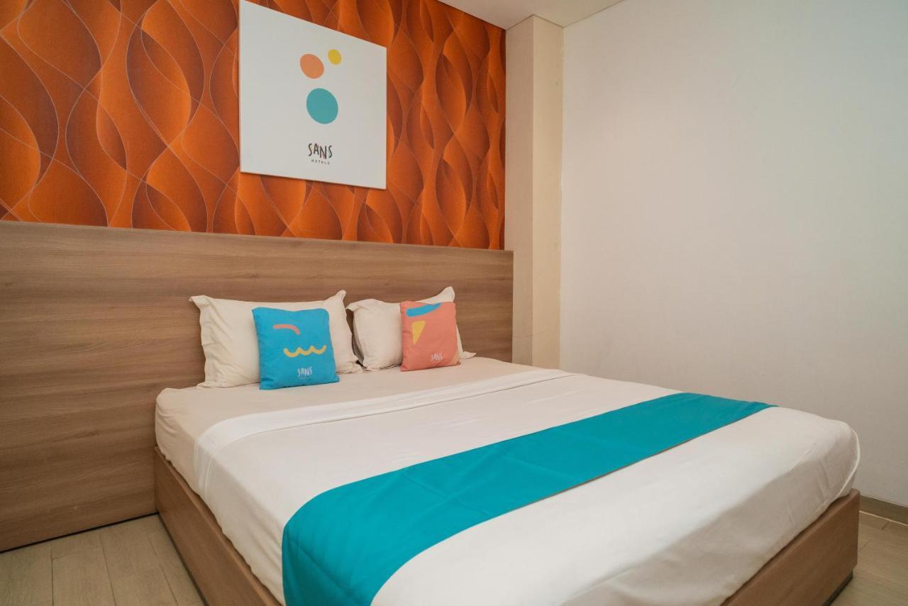 Sans Hotel Kupang Indah Surabaya By Reddoorz Eksteriør bilde