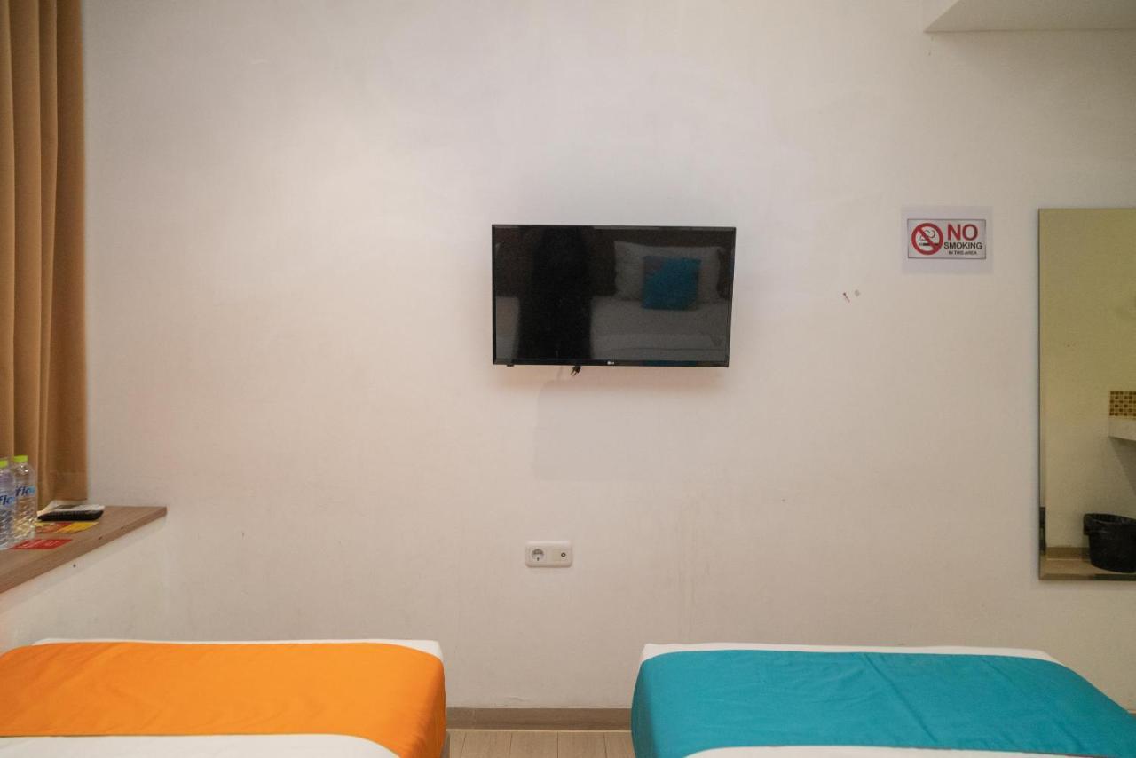 Sans Hotel Kupang Indah Surabaya By Reddoorz Eksteriør bilde