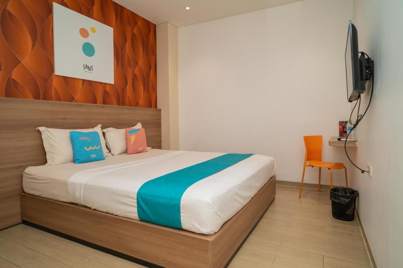 Sans Hotel Kupang Indah Surabaya By Reddoorz Eksteriør bilde