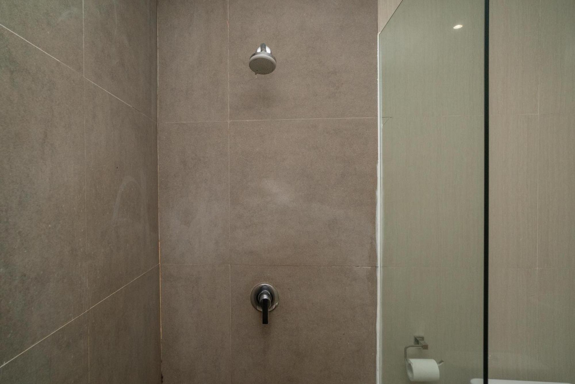 Sans Hotel Kupang Indah Surabaya By Reddoorz Eksteriør bilde