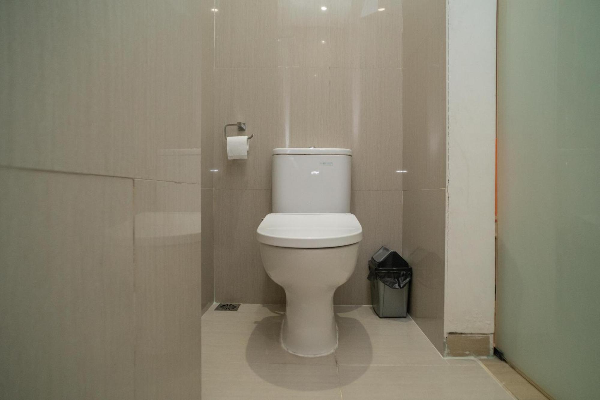 Sans Hotel Kupang Indah Surabaya By Reddoorz Eksteriør bilde